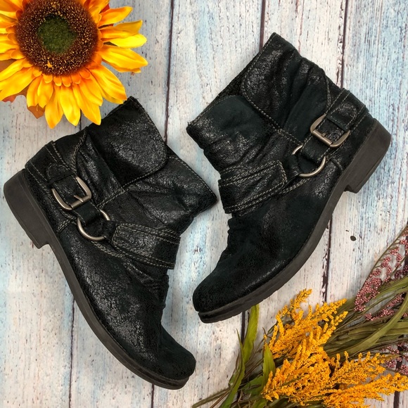 Big Buddha Shoes - 🌻3/$25! Big Buddha Missy Distressed Booties